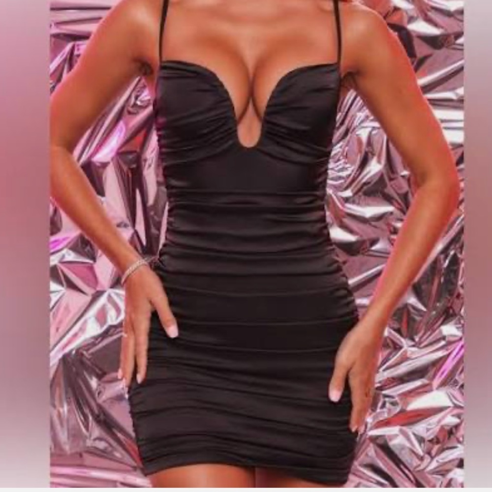 Sweetheart neckline satin dress OHPOLLY NEVER WORN WITH TAGS